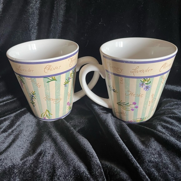 Two coffee or tea mugs with herbs decoration. - Picture 6 of 9